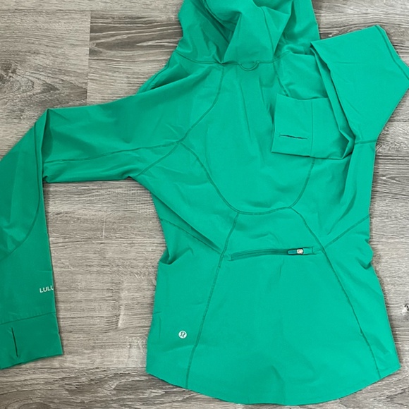 NWOT Lululemon Mist Over Windbreaker - Picture 11 of 11